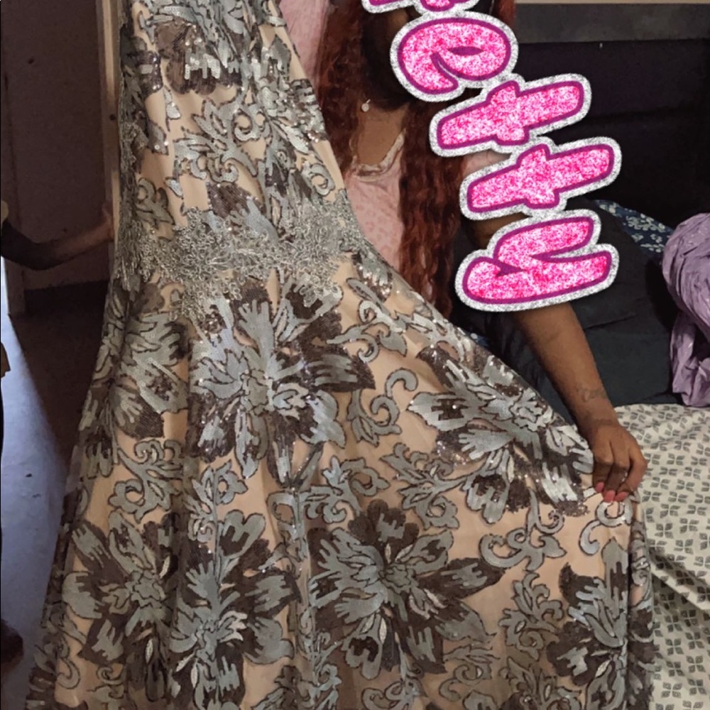 PROM DRESS - Picture 6 of 6